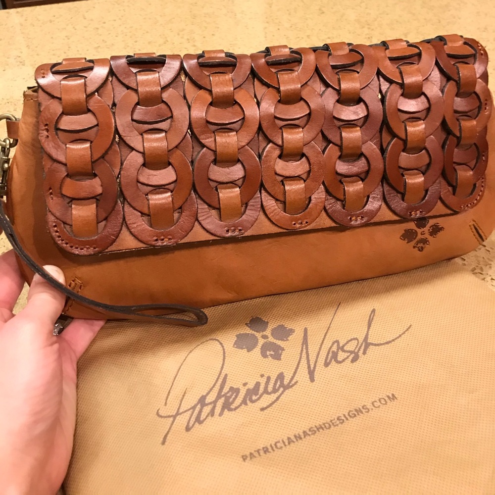 Patricia Nash Clutch 🌺